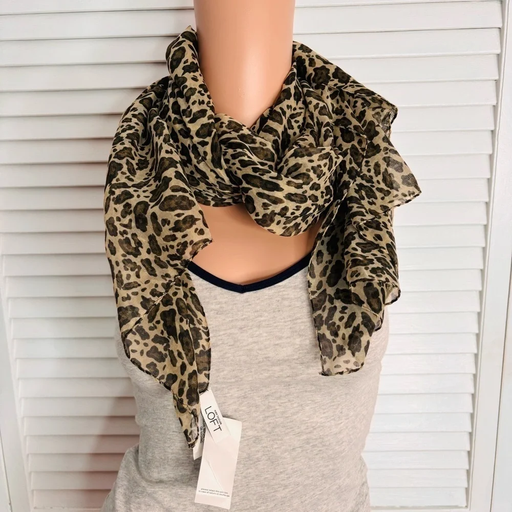 Price is firm ANN TAYLOR LOFT Lightweight Animal Print Scarf